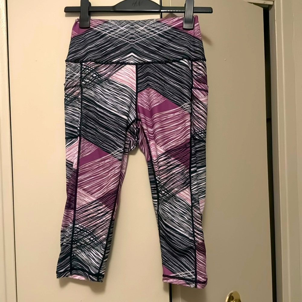 SHEIN cropped yoga pants M